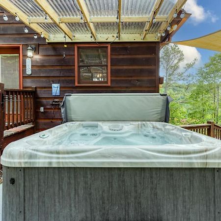 Trout N' About Your Blue Ridge Mountains Retreat, Hot Tub + Game Room! Ellijay Extérieur photo