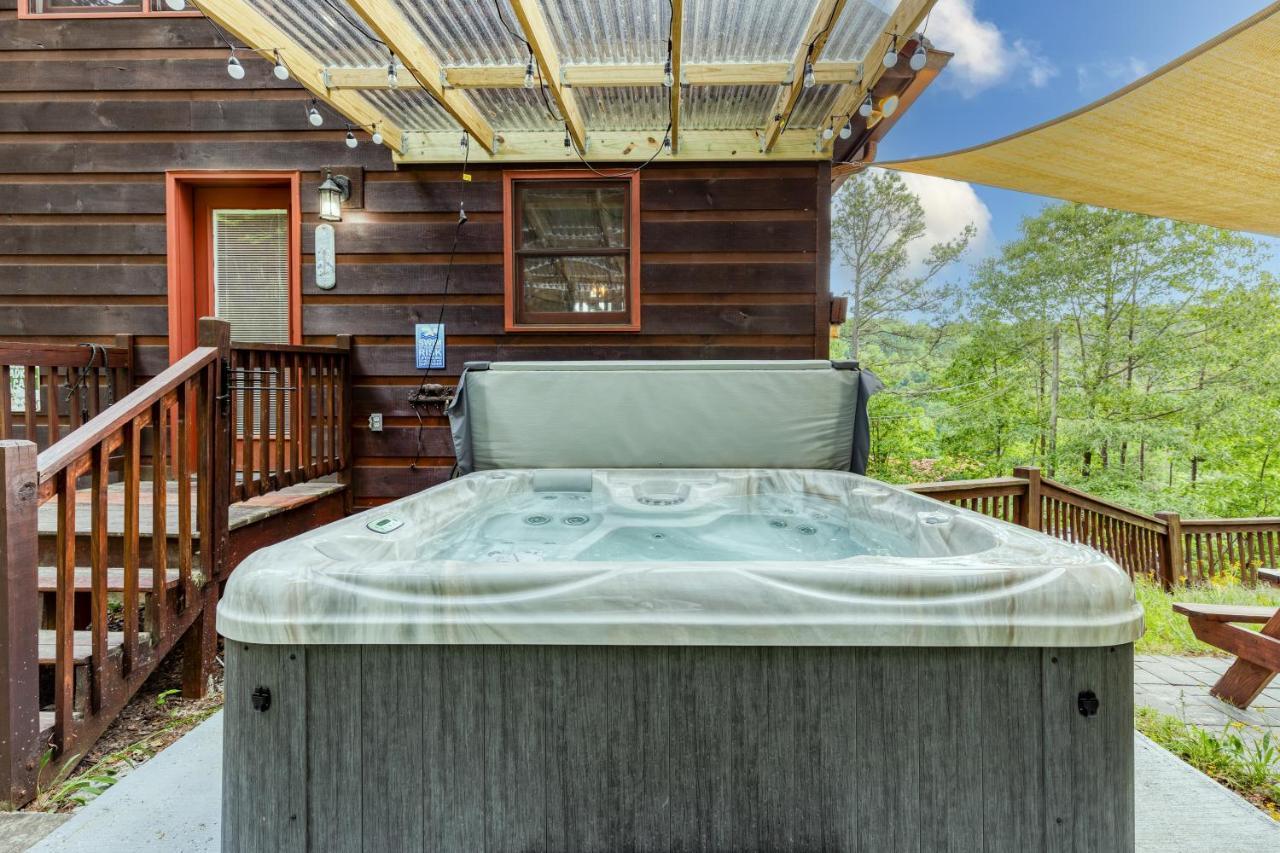 Trout N' About Your Blue Ridge Mountains Retreat, Hot Tub + Game Room! Ellijay Extérieur photo