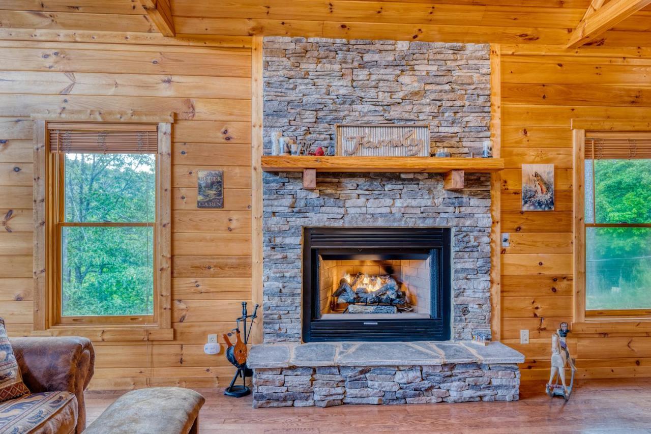 Trout N' About Your Blue Ridge Mountains Retreat, Hot Tub + Game Room! Ellijay Extérieur photo