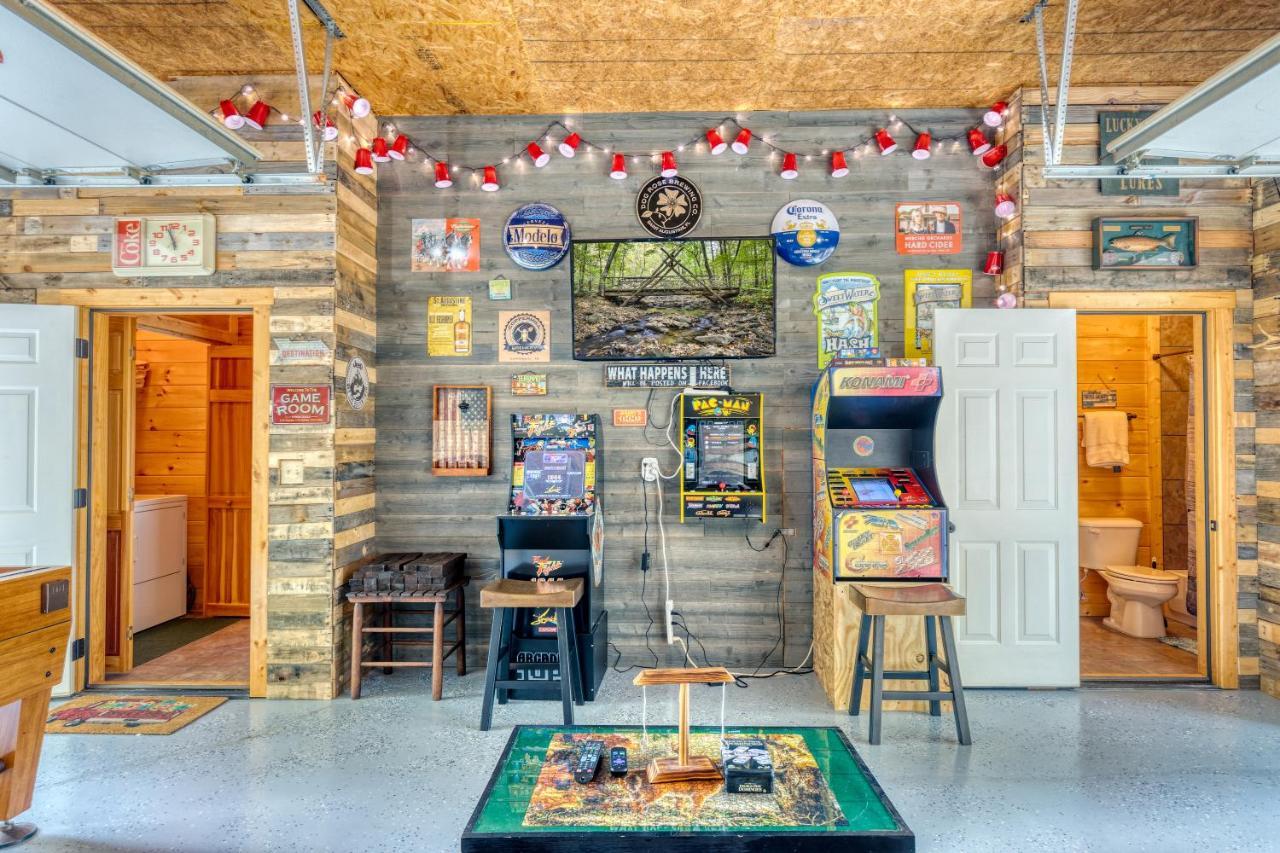Trout N' About Your Blue Ridge Mountains Retreat, Hot Tub + Game Room! Ellijay Extérieur photo