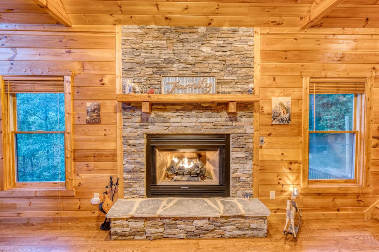 Trout N' About Your Blue Ridge Mountains Retreat, Hot Tub + Game Room! Ellijay Extérieur photo
