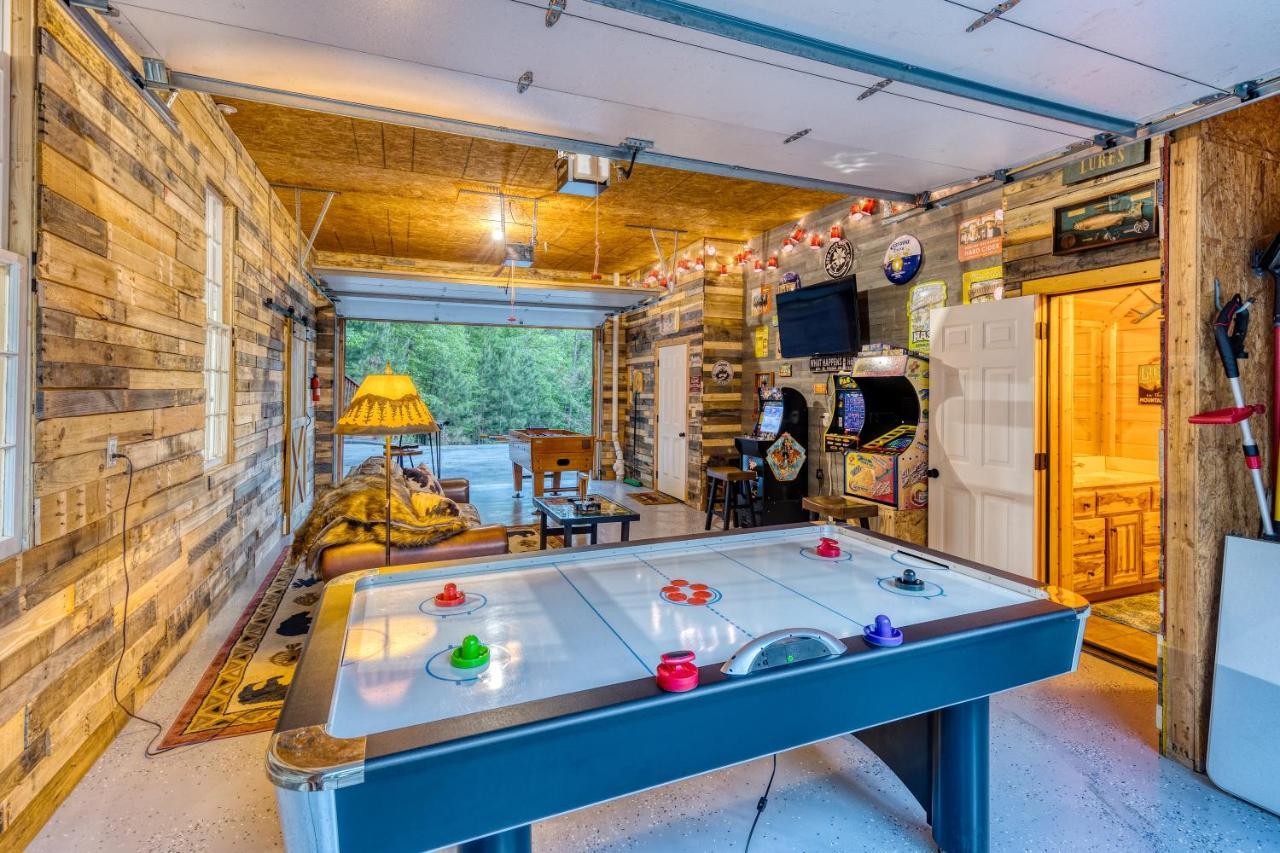Trout N' About Your Blue Ridge Mountains Retreat, Hot Tub + Game Room! Ellijay Extérieur photo