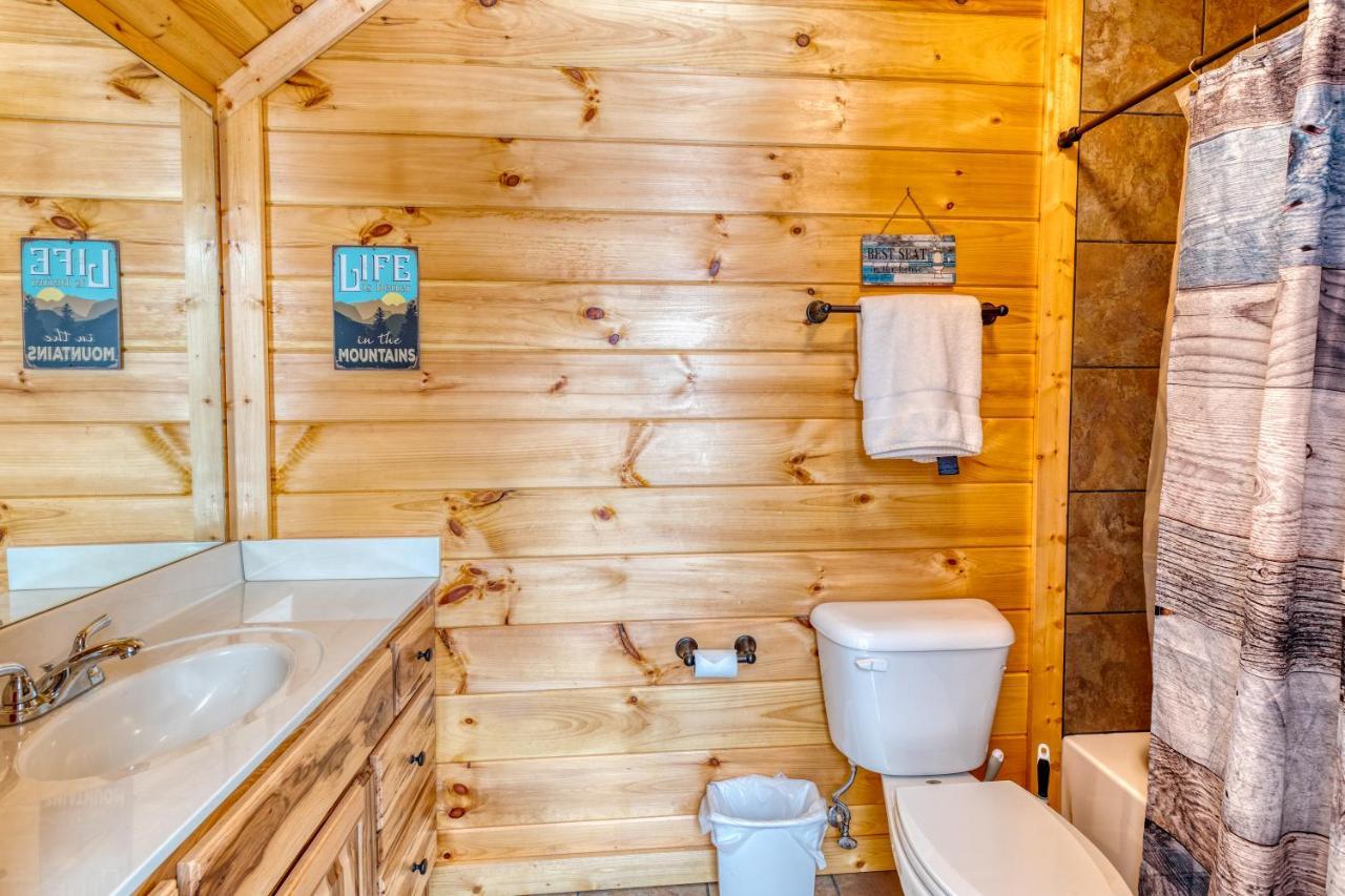 Trout N' About Your Blue Ridge Mountains Retreat, Hot Tub + Game Room! Ellijay Extérieur photo